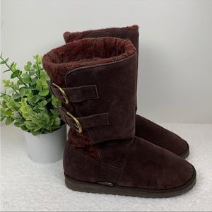MUK LUXS brown winter boots with three buckle accent size 9